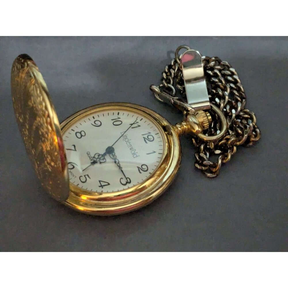 Lindenwold Pocket Watch Gold Tone With Chain Needs Battery Quartz Japan Mvmt